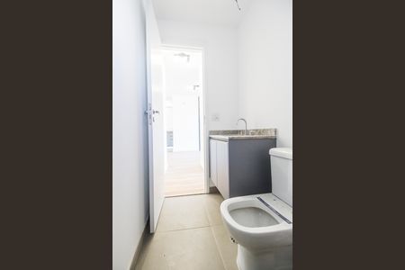 Banheiro 2 de apartamento para alugar com 2 quartos, 63m² em Alphaville Empresarial, Barueri