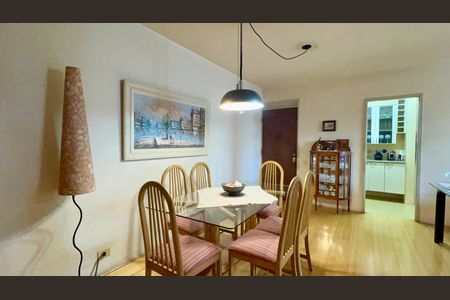 Apartamento à venda com 110m², 3 quartos e 1 vagaSala de Jantar