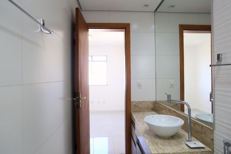 Apartamento para alugar com 116m², 2 quartos e 2 vagas Apartamento para alugar com 116m², 2 quartos e 2 vagasBanheiro da Suíte