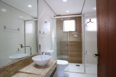 Apartamento para alugar com 116m², 2 quartos e 2 vagas Apartamento para alugar com 116m², 2 quartos e 2 vagasBanheiro da Suíte