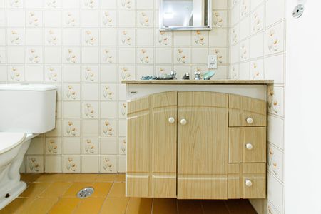Apartamento à venda com 70m², 3 quartos e 2 vagas Apartamento à venda com 70m², 3 quartos e 2 vagasBanheiro social