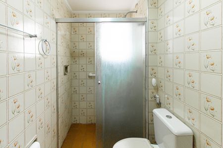 Apartamento à venda com 70m², 3 quartos e 2 vagas Apartamento à venda com 70m², 3 quartos e 2 vagasBanheiro social