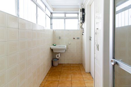 Apartamento à venda com 70m², 3 quartos e 2 vagas Apartamento à venda com 70m², 3 quartos e 2 vagasÁrea de Serviço