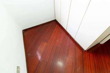 Apartamento à venda com 70m², 3 quartos e 2 vagas Apartamento à venda com 70m², 3 quartos e 2 vagasQuarto 1