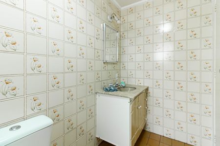 Apartamento à venda com 70m², 3 quartos e 2 vagas Apartamento à venda com 70m², 3 quartos e 2 vagasBanheiro social