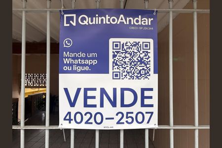 Placa instalada  de casa à venda com 4 quartos, 250m² em Jardim Santa Teresinha, São Paulo