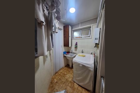 Apartamento à venda com 82m², 2 quartos e 1 vaga Apartamento à venda com 82m², 2 quartos e 1 vagaCozinha e Área de Serviço