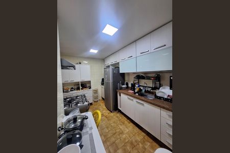 Apartamento à venda com 82m², 2 quartos e 1 vaga Apartamento à venda com 82m², 2 quartos e 1 vagaCozinha e Área de Serviço
