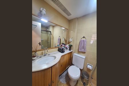 Banheiro Social de apartamento à venda com 2 quartos, 82m² em Icaraí, Niterói