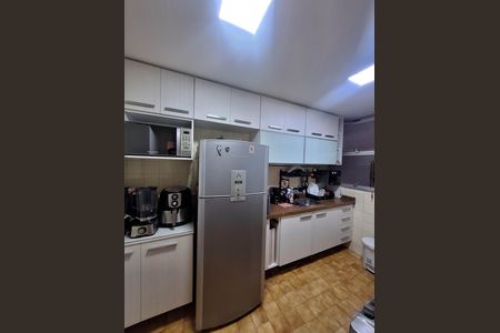 Apartamento à venda com 82m², 2 quartos e 1 vaga Apartamento à venda com 82m², 2 quartos e 1 vagaCozinha e Área de Serviço