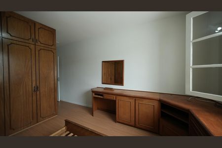 Casa à venda com 173m², 3 quartos e 2 vagasQuarto Suíte
