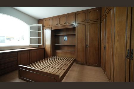 Casa à venda com 173m², 3 quartos e 2 vagasQuarto Suíte