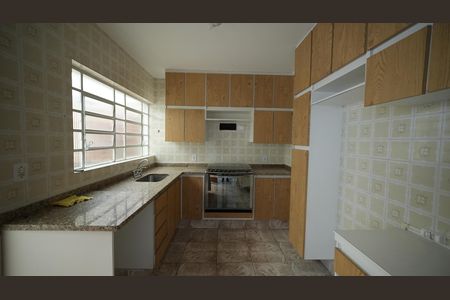 Casa à venda com 173m², 3 quartos e 2 vagasCozinha