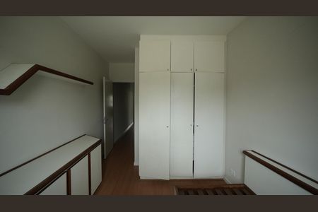 Casa à venda com 173m², 3 quartos e 2 vagasQuarto 2