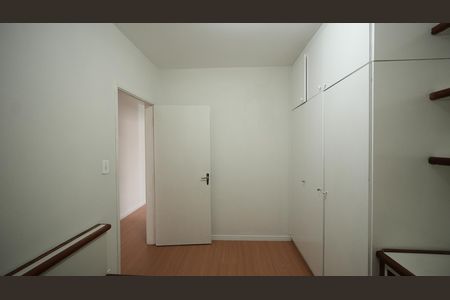 Quarto 1 de casa à venda com 3 quartos, 173m² em Jardim Pilar, Santo André