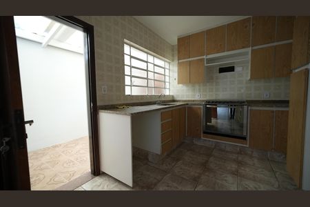 Casa à venda com 173m², 3 quartos e 2 vagasCozinha
