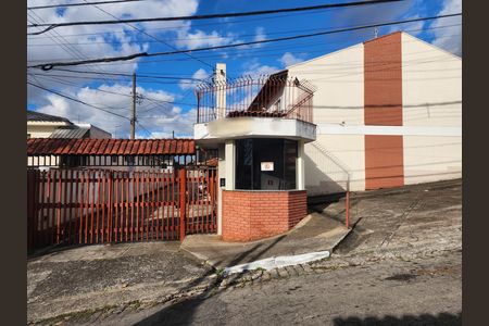 Fachada  de casa de condomínio para alugar com 2 quartos, 72m² em Vila Isolina Mazzei, São Paulo