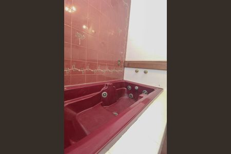 Apartamento à venda com 238m², 7 quartos e sem vaga Apartamento à venda com 238m², 7 quartos e sem vagaBanheiro da suite