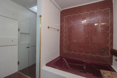 Apartamento à venda com 238m², 7 quartos e sem vaga Apartamento à venda com 238m², 7 quartos e sem vagaBanheiro da suite