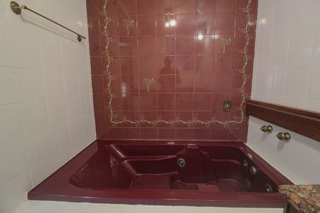 Apartamento à venda com 238m², 7 quartos e sem vaga Apartamento à venda com 238m², 7 quartos e sem vagaBanheiro da suite