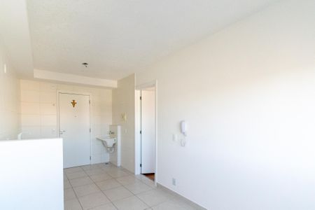 Sala  de apartamento para alugar com 1 quarto, 28m² em Jardim Itacolomi, São Paulo