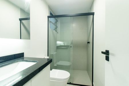 Banheiro Social de apartamento à venda com 3 quartos, 74m² em Bacacheri, Curitiba