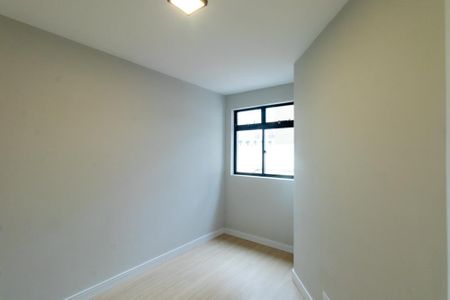 Quarto 2 de apartamento à venda com 3 quartos, 74m² em Bacacheri, Curitiba