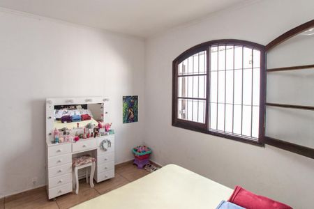 Casa à venda com 160m², 2 quartos e 2 vagas Casa à venda com 160m², 2 quartos e 2 vagasQuarto
