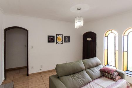 Casa à venda com 160m², 2 quartos e 2 vagas Casa à venda com 160m², 2 quartos e 2 vagasSala