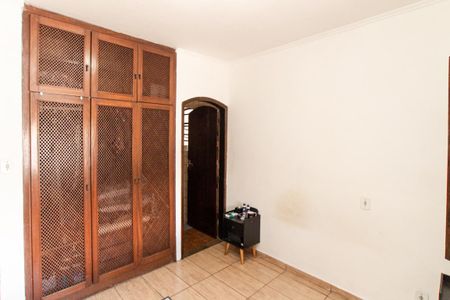 Casa à venda com 160m², 2 quartos e 2 vagas Casa à venda com 160m², 2 quartos e 2 vagasSuíte