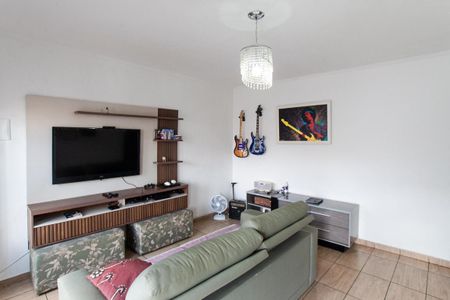 Casa à venda com 160m², 2 quartos e 2 vagas Casa à venda com 160m², 2 quartos e 2 vagasSala