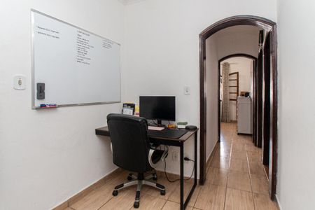 Casa à venda com 160m², 2 quartos e 2 vagas Casa à venda com 160m², 2 quartos e 2 vagasEscritório