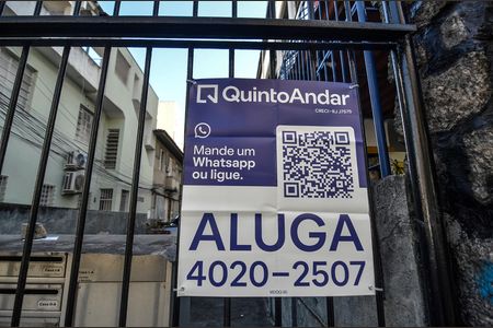 Casa para alugar com 73m², 2 quartos e 1 vaga Casa para alugar com 73m², 2 quartos e 1 vagaFachada