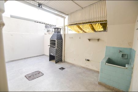Casa para alugar com 73m², 2 quartos e 1 vaga Casa para alugar com 73m², 2 quartos e 1 vagaÁrea de Serviço
