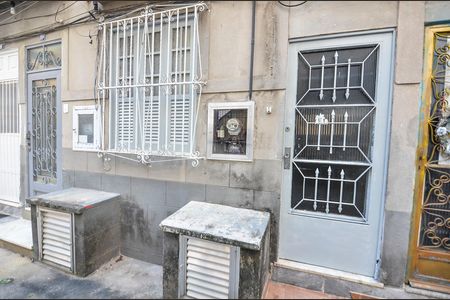 Casa para alugar com 73m², 2 quartos e 1 vaga Casa para alugar com 73m², 2 quartos e 1 vagaFachada