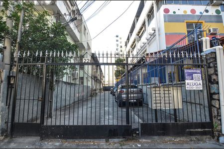 Casa para alugar com 73m², 2 quartos e 1 vaga Casa para alugar com 73m², 2 quartos e 1 vagaFachada