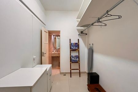 Apartamento para alugar com 79m², 2 quartos e sem vaga Apartamento para alugar com 79m², 2 quartos e sem vagaCloset da suíte