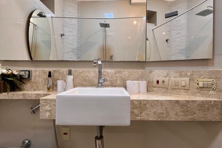 Apartamento para alugar com 79m², 2 quartos e sem vaga Apartamento para alugar com 79m², 2 quartos e sem vagaBanheiro social