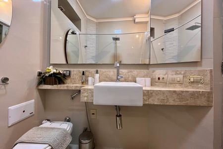 Apartamento para alugar com 79m², 2 quartos e sem vaga Apartamento para alugar com 79m², 2 quartos e sem vagaBanheiro social