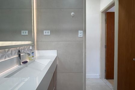 Apartamento para alugar com 70m², 2 quartos e 2 vagasBanheiro