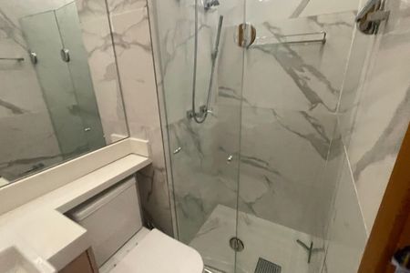 Banheiro de apartamento para alugar com 2 quartos, 47m² em Parque Duque, Duque de Caxias