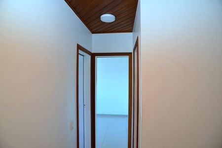Corredor de apartamento à venda com 2 quartos, 60m² em Jacarepaguá, Rio de Janeiro