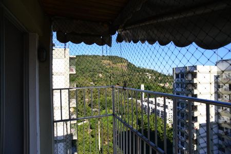 Apartamento à venda com 60m², 2 quartos e 1 vaga Apartamento à venda com 60m², 2 quartos e 1 vagaVaranda
