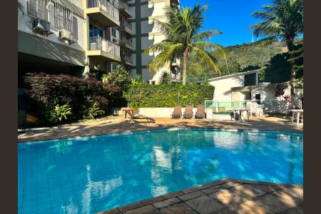 Apartamento à venda com 60m², 2 quartos e 1 vaga Apartamento à venda com 60m², 2 quartos e 1 vagaPiscina