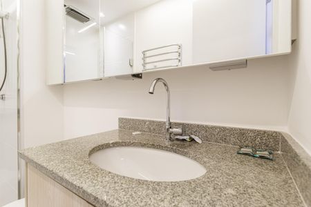 Banheiro de apartamento para alugar com 1 quarto, 30m² em Moema, São Paulo
