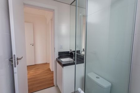 Apartamento à venda com 77m², 3 quartos e 2 vagas Apartamento à venda com 77m², 3 quartos e 2 vagasBanheiro Social