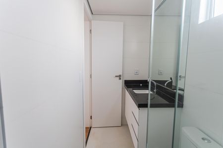 Apartamento à venda com 77m², 3 quartos e 2 vagas Apartamento à venda com 77m², 3 quartos e 2 vagasBanheiro da Suíte