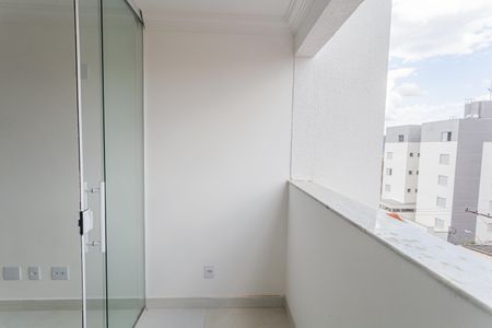Apartamento à venda com 77m², 3 quartos e 2 vagas Apartamento à venda com 77m², 3 quartos e 2 vagasVaranda da Sala