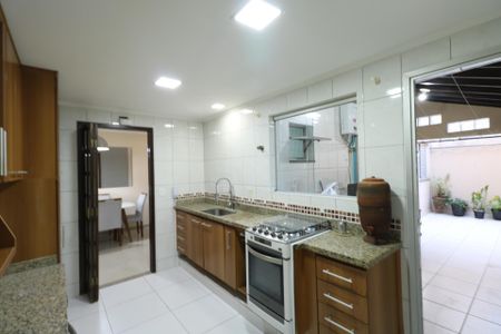 Cozinha de apartamento para alugar com 3 quartos, 90m² em Nova Gerti, São Caetano do Sul