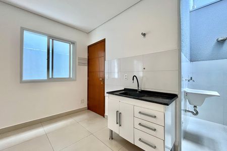 Cozinha de apartamento para alugar com 1 quarto, 33m² em Chácara Inglesa, São Paulo